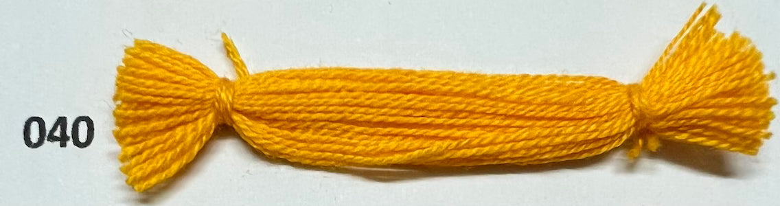 Madeja Rayón en Color Amarillo